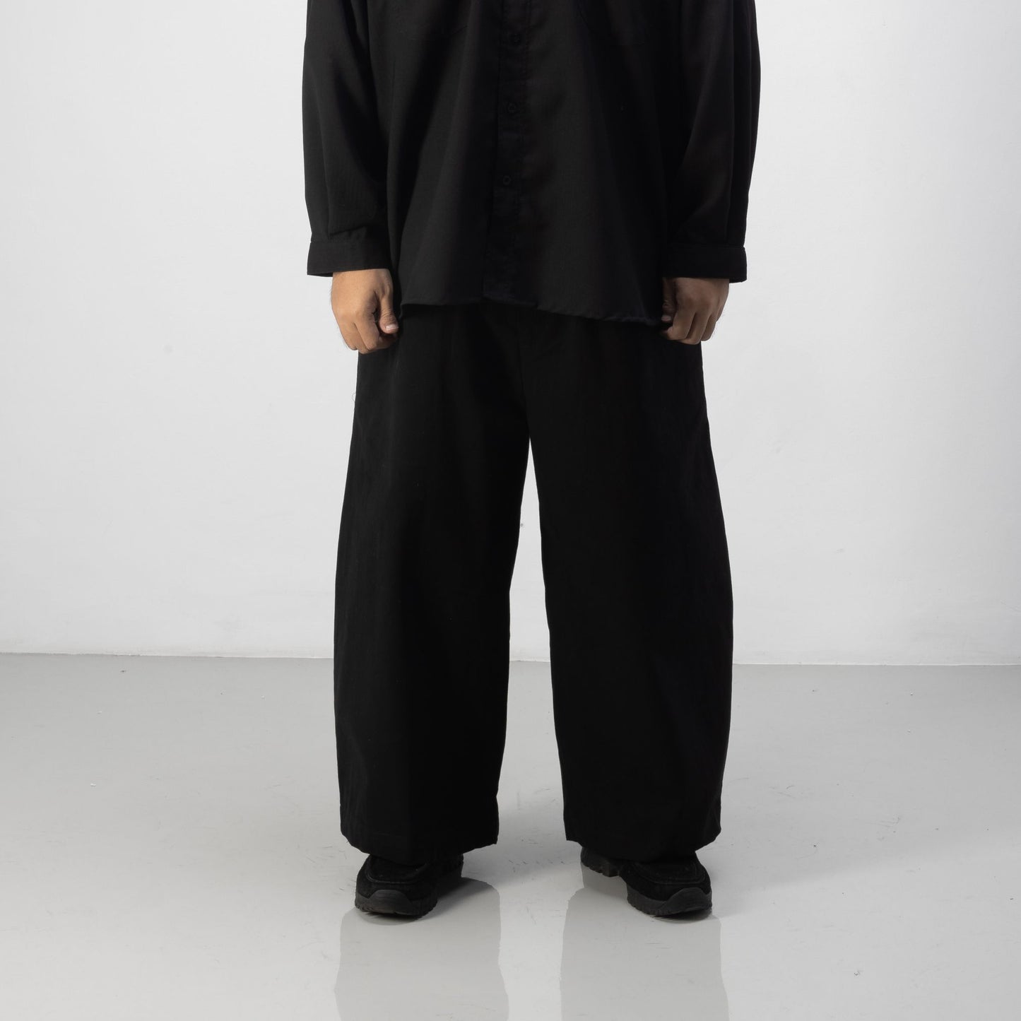 DAITA BARREL PANTS CANVAS BLACK