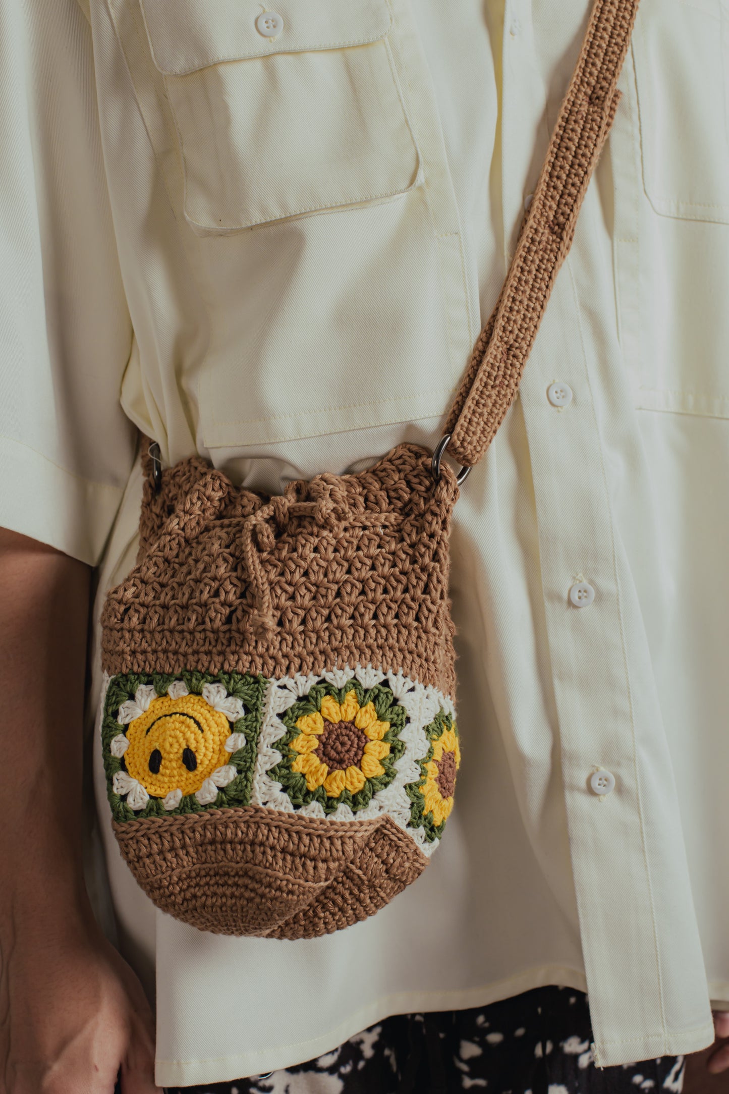 BUCKET BAG LIGHT BROWN