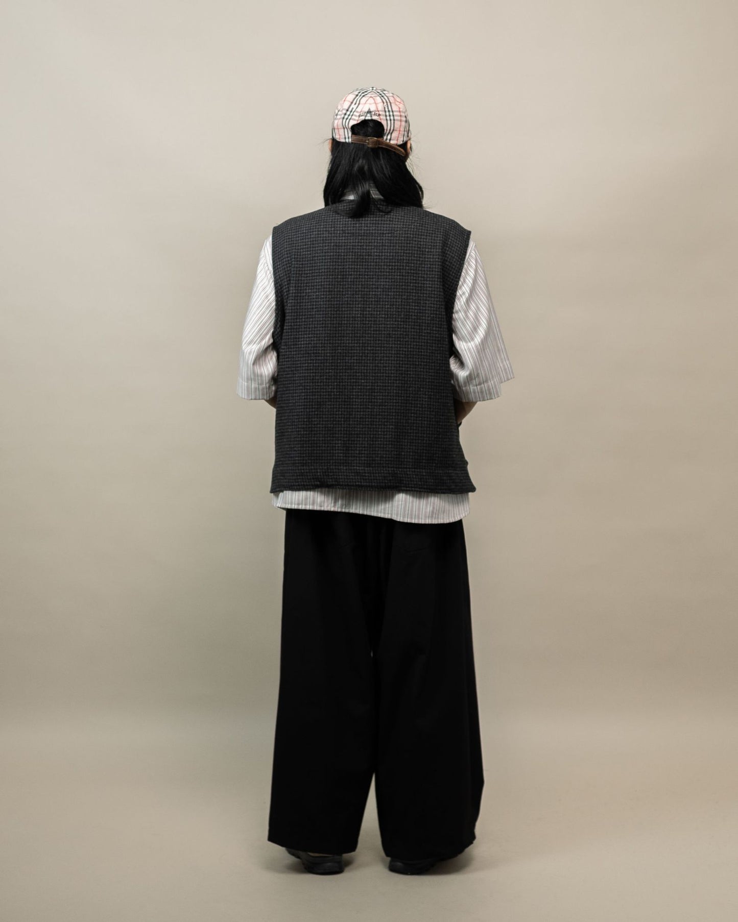 BURU VEST SEMI WOOL PATTERN GRAY