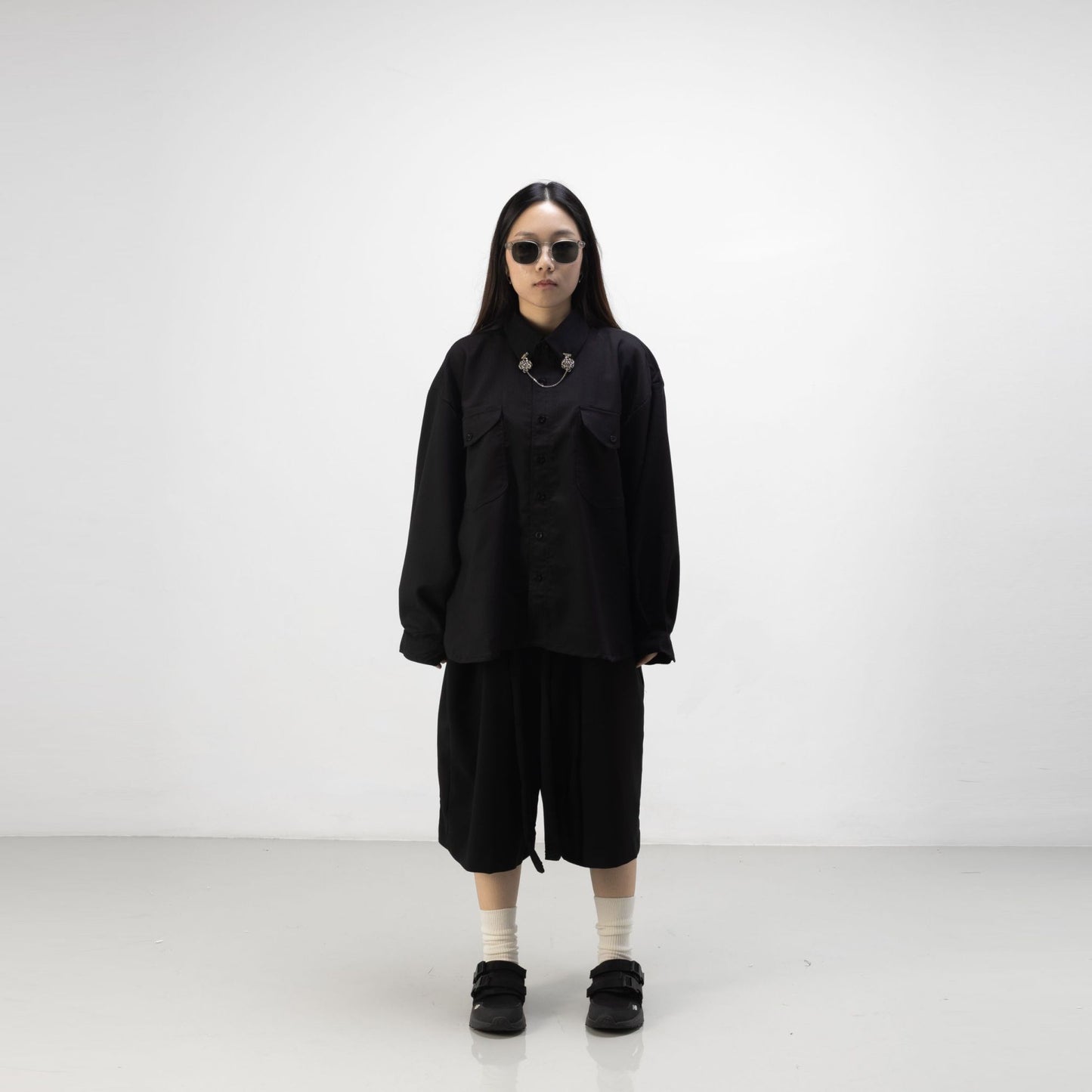 TORORU SHORTS SEMI WOOL BLACK